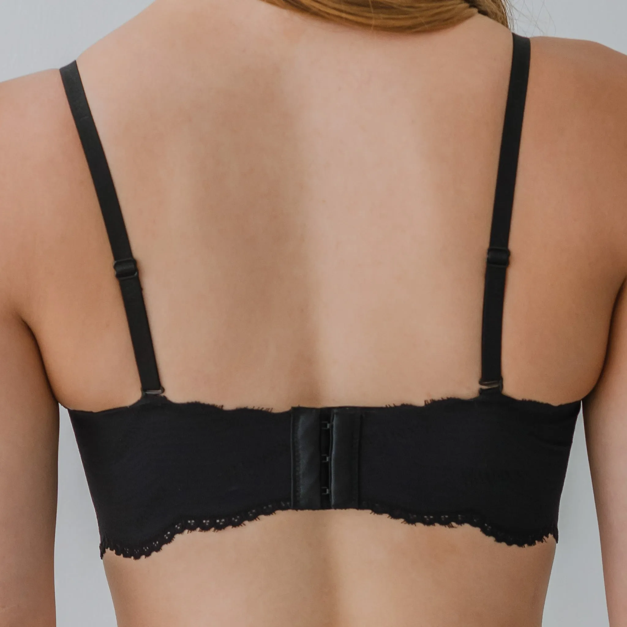 air-ee Lace Seamless Bra in Black (Signature Edition)