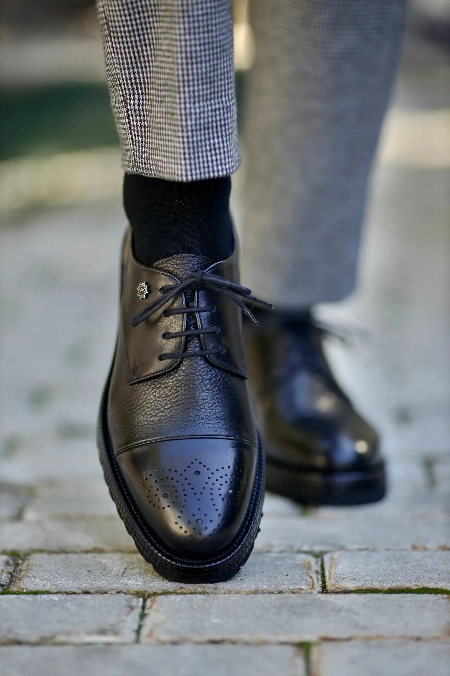 Black Toe Brogue Derby Laces