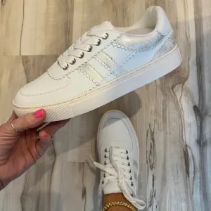 Corky's - Rizz Sneakers in White