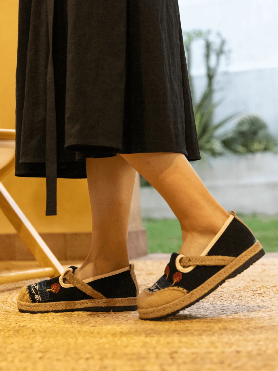Dandelion Fall Embroidered Linen Loafer - Black