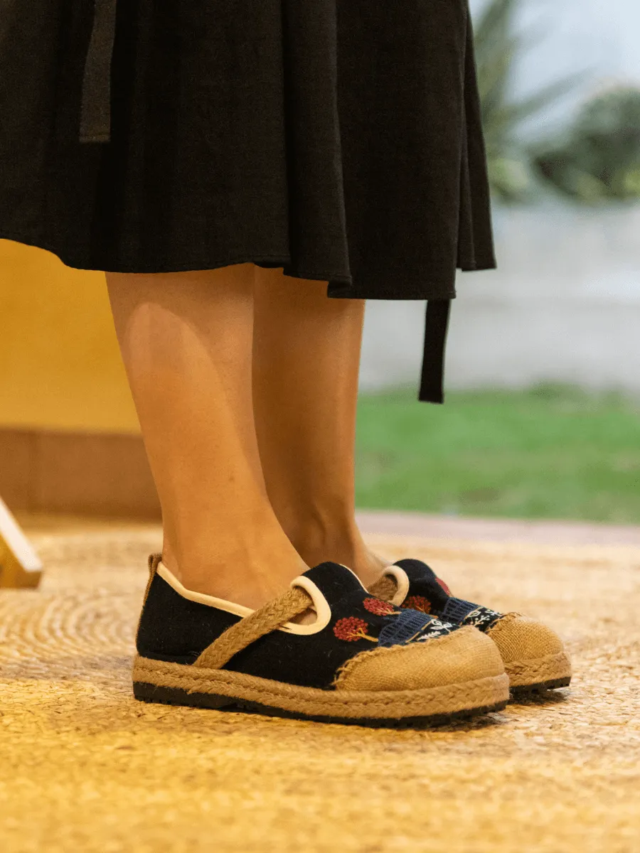 Dandelion Fall Embroidered Linen Loafer - Black