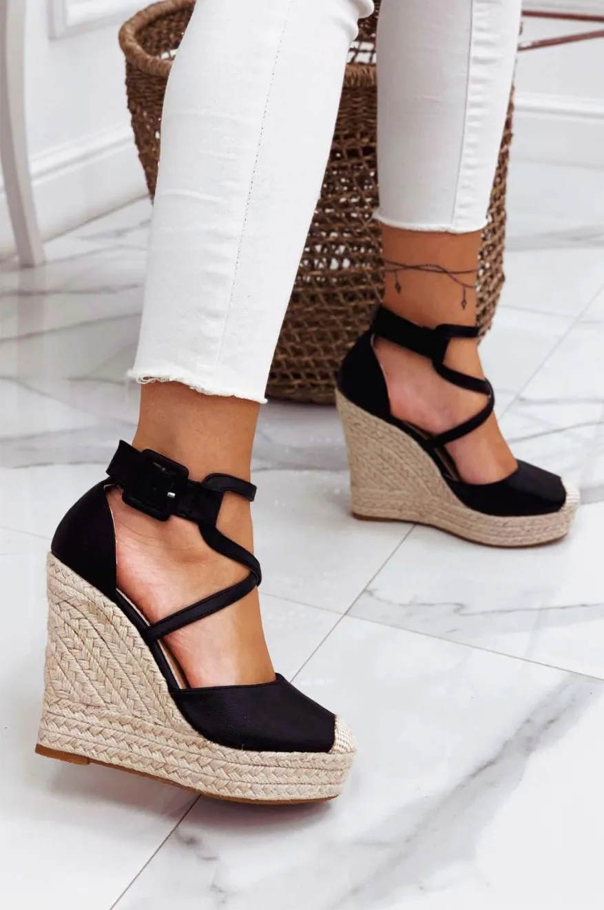 Espadrilles nere in finta pelle con zeppa e fasce ad incrocio