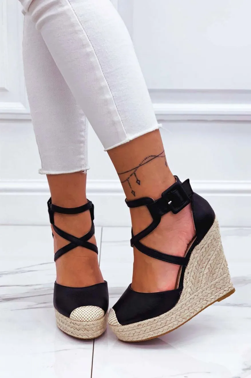 Espadrilles nere in finta pelle con zeppa e fasce ad incrocio