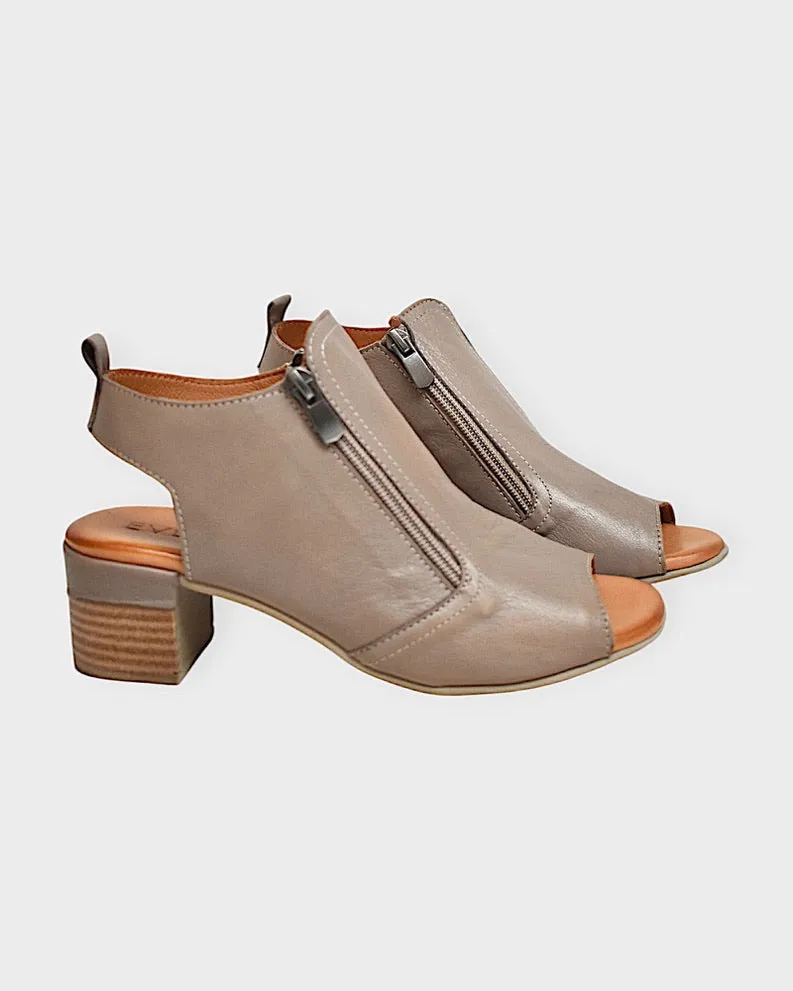 Evr Gia Leather Sandal