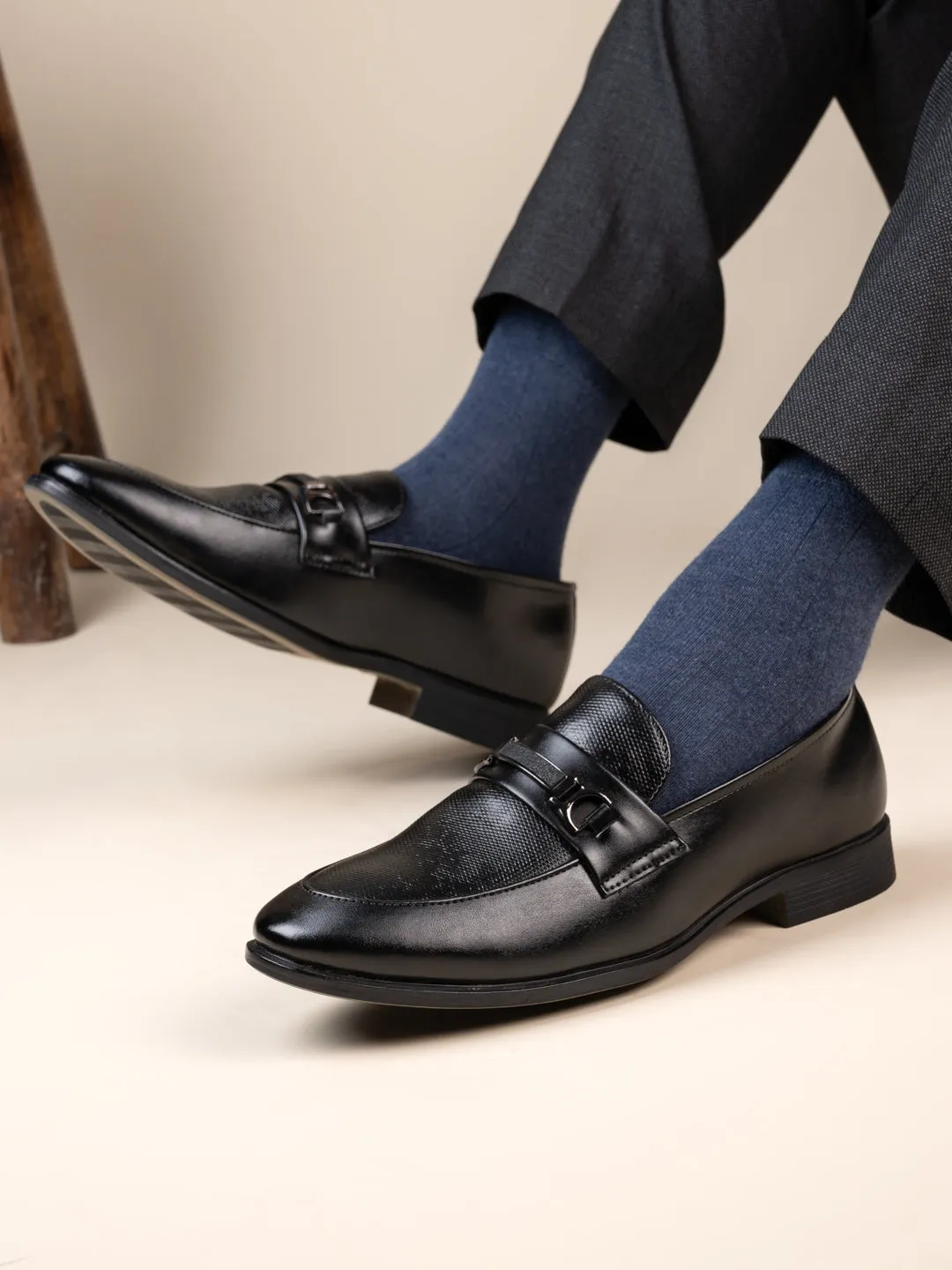 Hydes N Hues Men Black Round Toe Slip-Ons