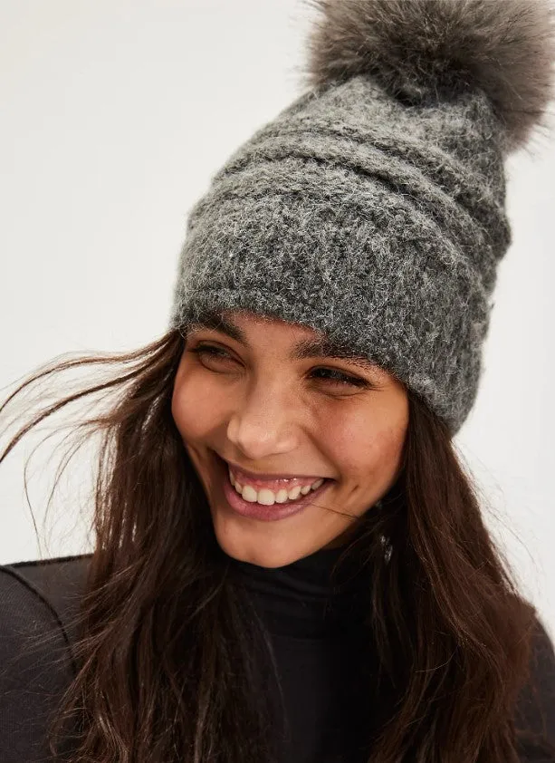 Lama Alpaca Faux Fur Beanie