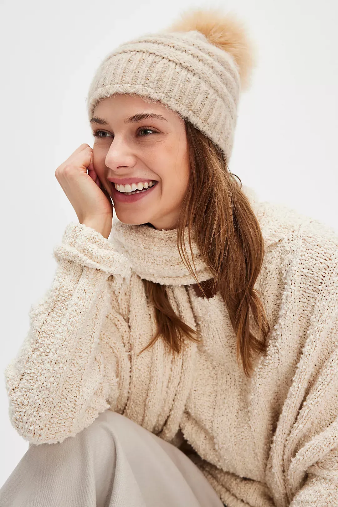 Lama Alpaca Faux Fur Beanie
