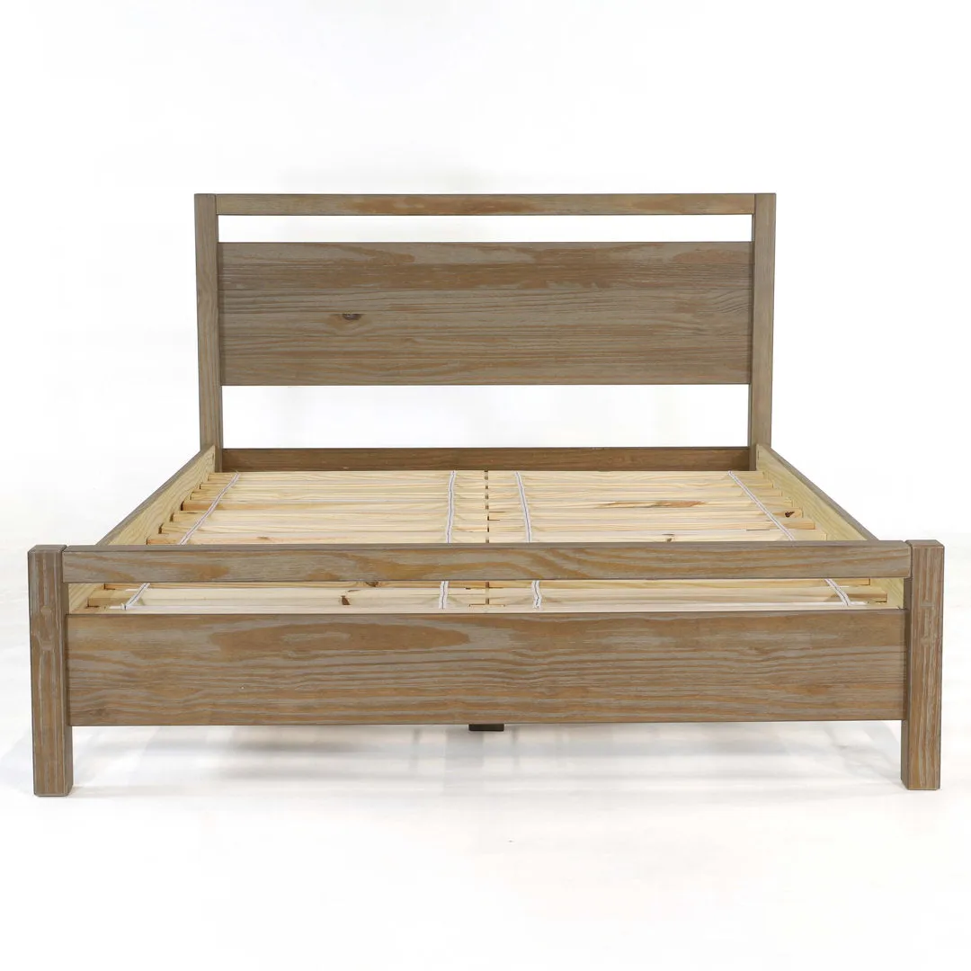 Loft Solid Wood Platform Bed Grain Wood Furniture Color: Weathered Pine Size: Queen