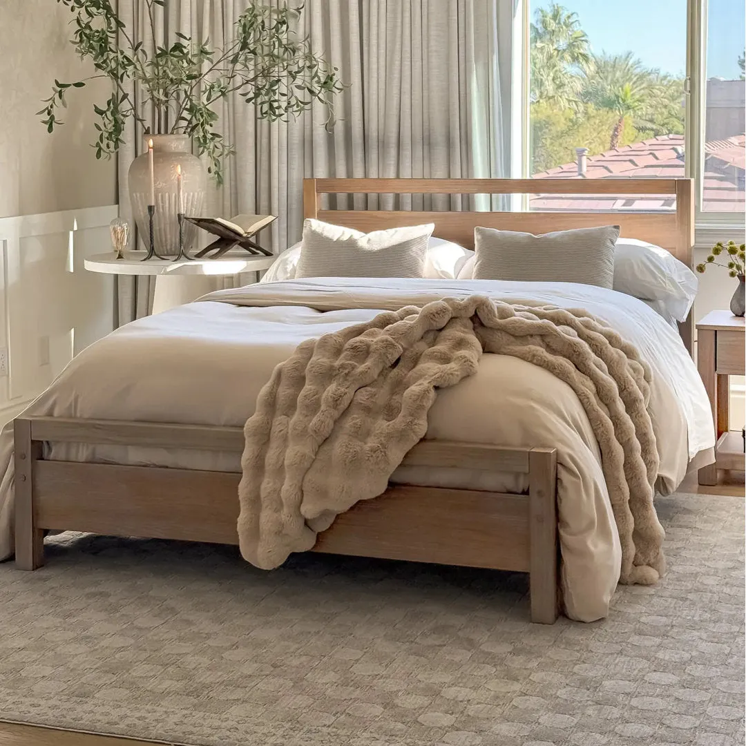 Loft Solid Wood Platform Bed Grain Wood Furniture Color: Weathered Pine Size: Queen