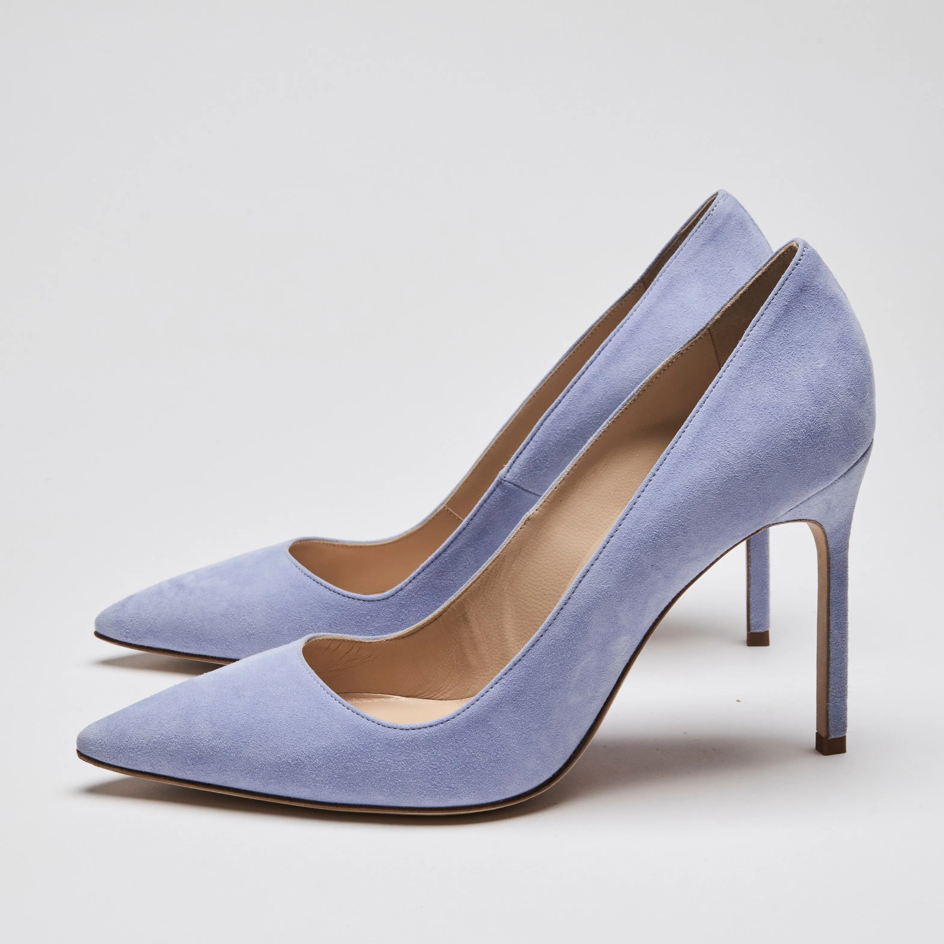 Manolo Blahnik BB Violet Suede Pointed Toe Pumps Size 38