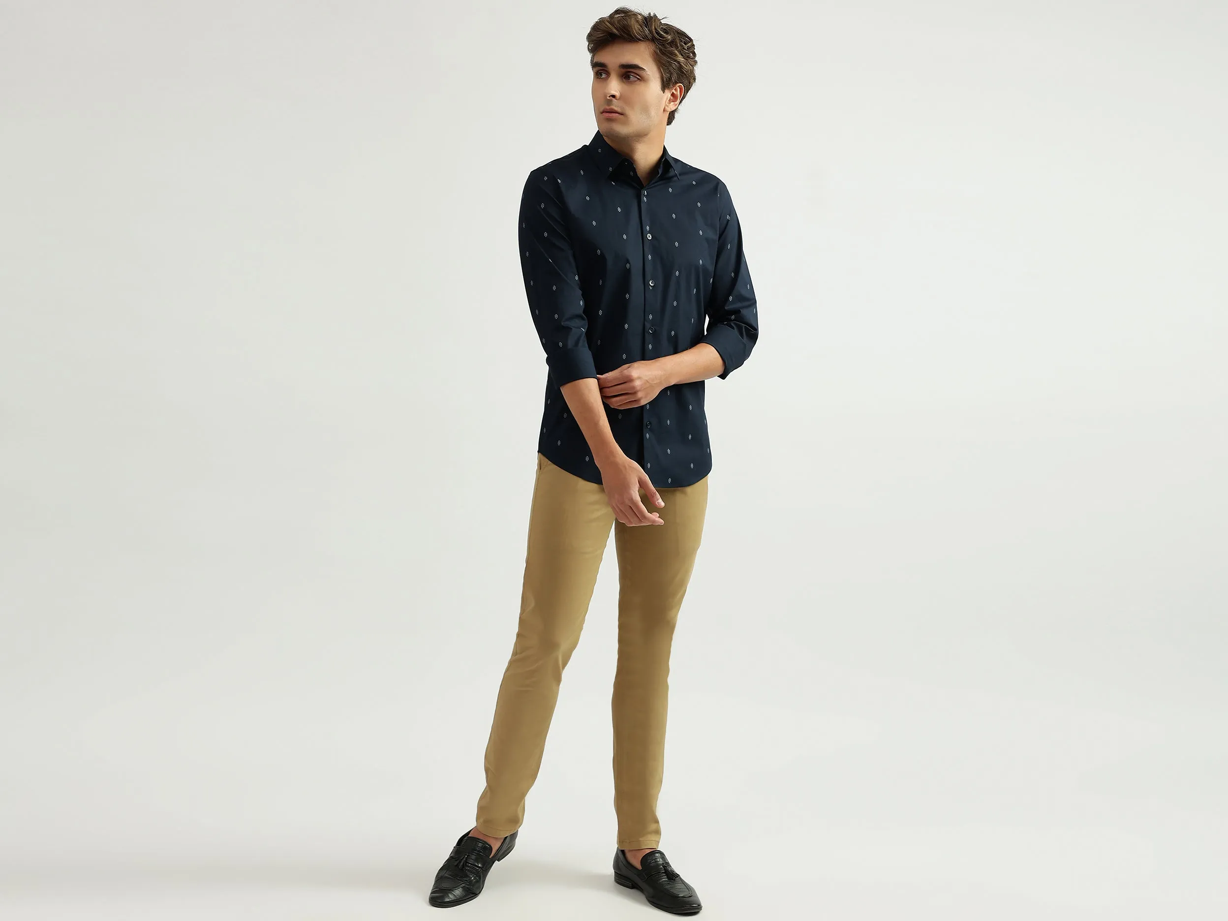 Men Printed Spread Collar Shirt