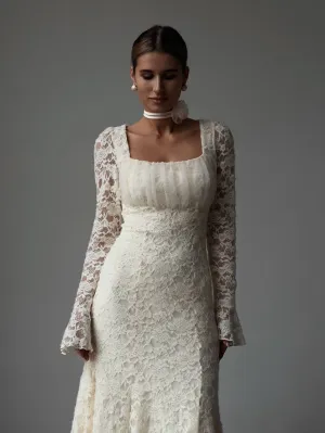 Romantic Lace-Embroidered Vintage Wedding Dress