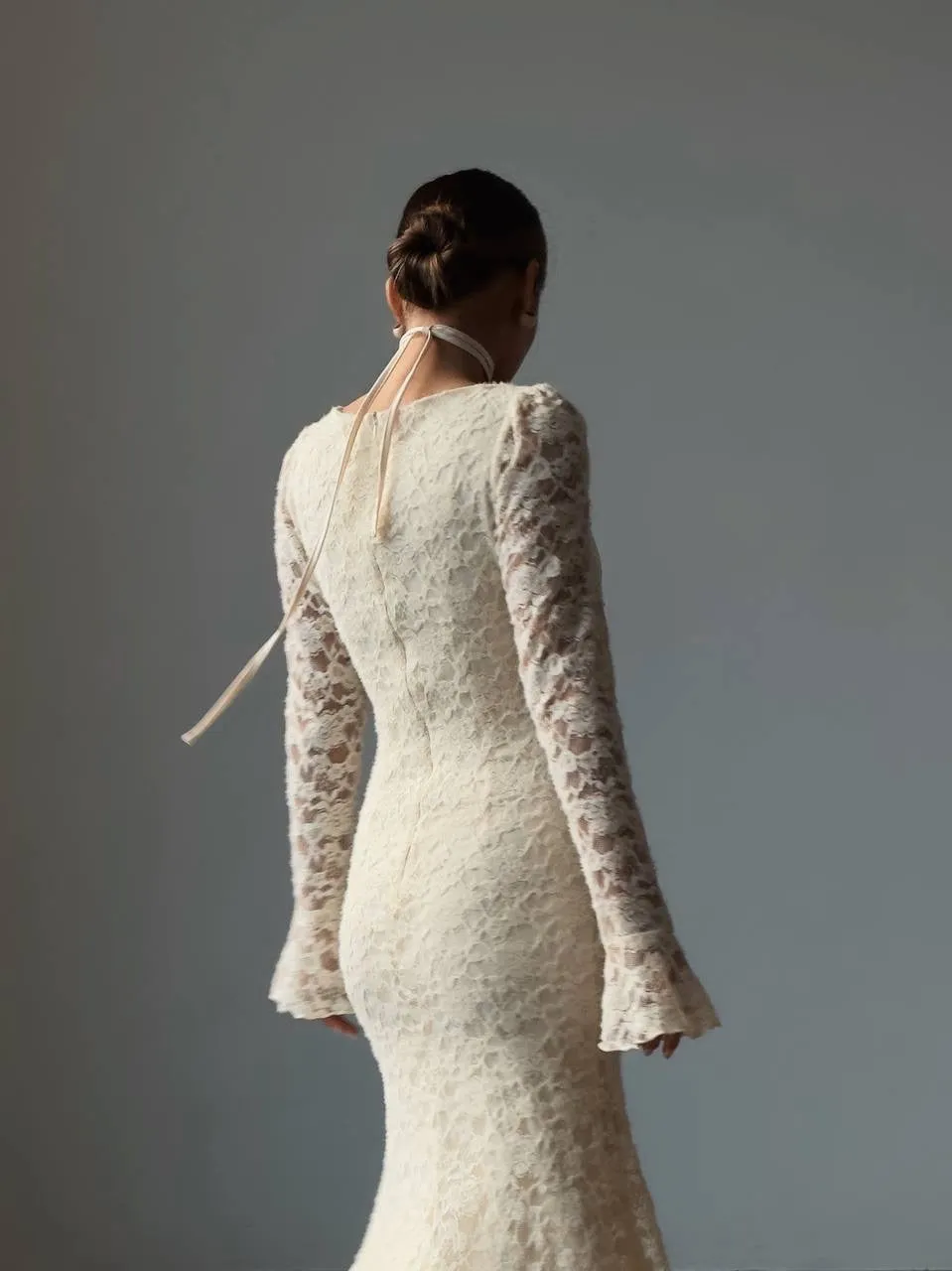 Romantic Lace-Embroidered Vintage Wedding Dress