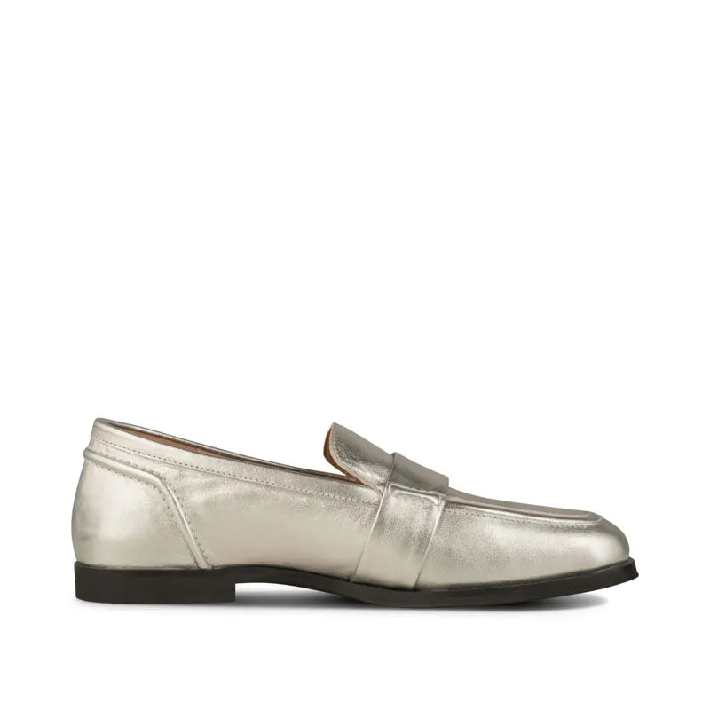 SHOE THE BEAR Erika Saddle Loafer in Silver Metallic
