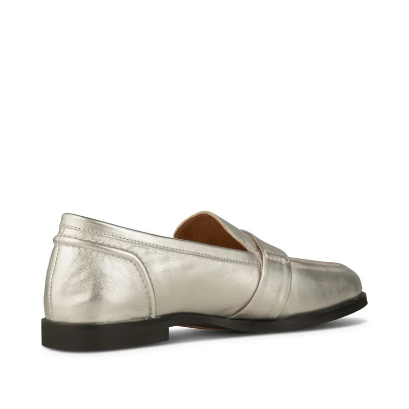 SHOE THE BEAR Erika Saddle Loafer in Silver Metallic