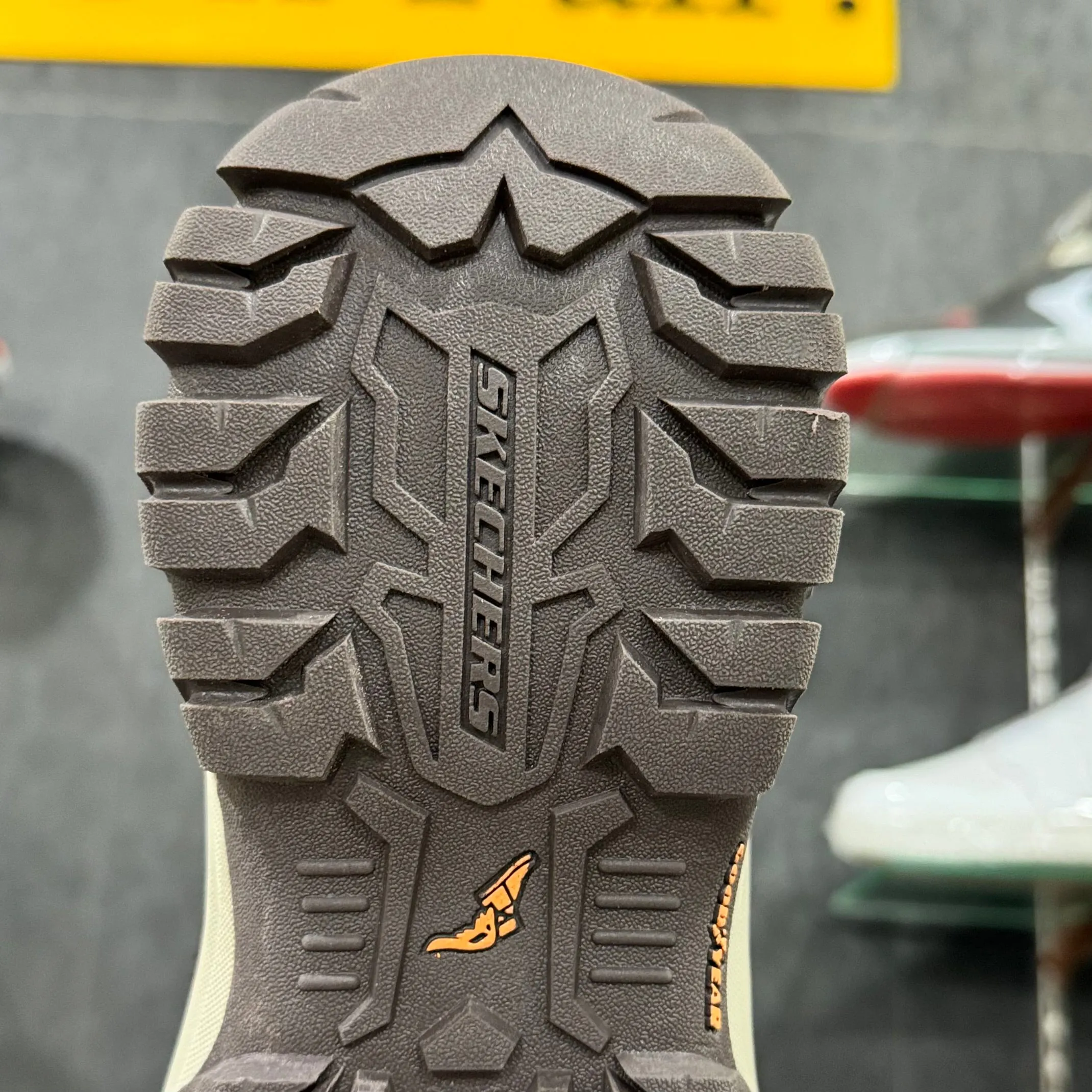 Sketcher DLux Flex Groove Trail Goodyear Sole "DK Brown"
