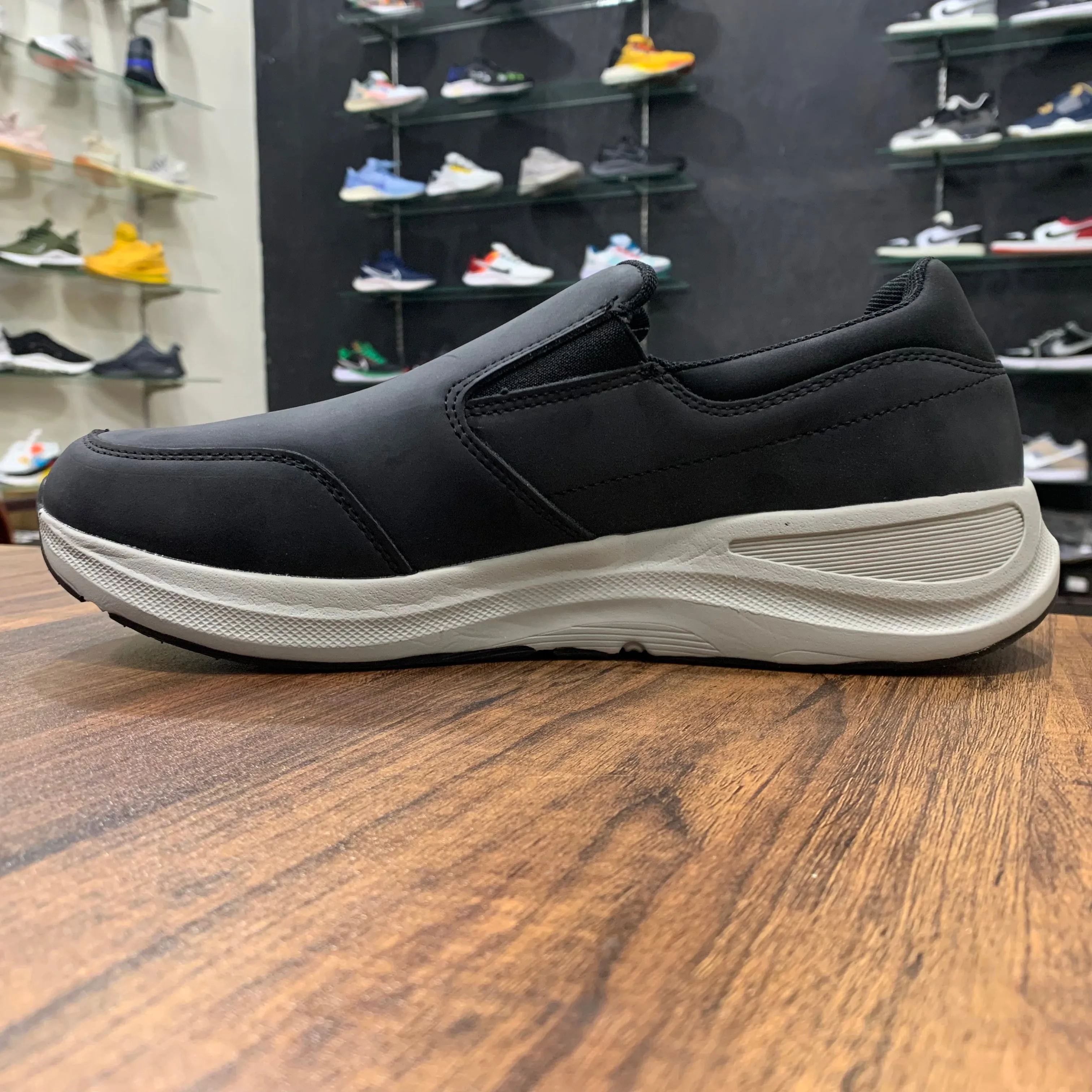 Sketcher Leather Ultra Go-Goodyear Sole "Black White"