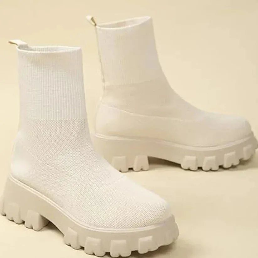 Stylish Knitted Ankle Boots with Fashionable Sole