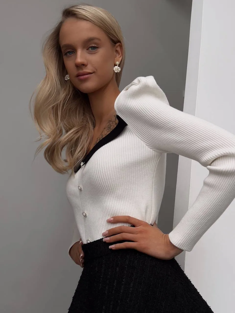 Textured Black Flared Skirt-Short