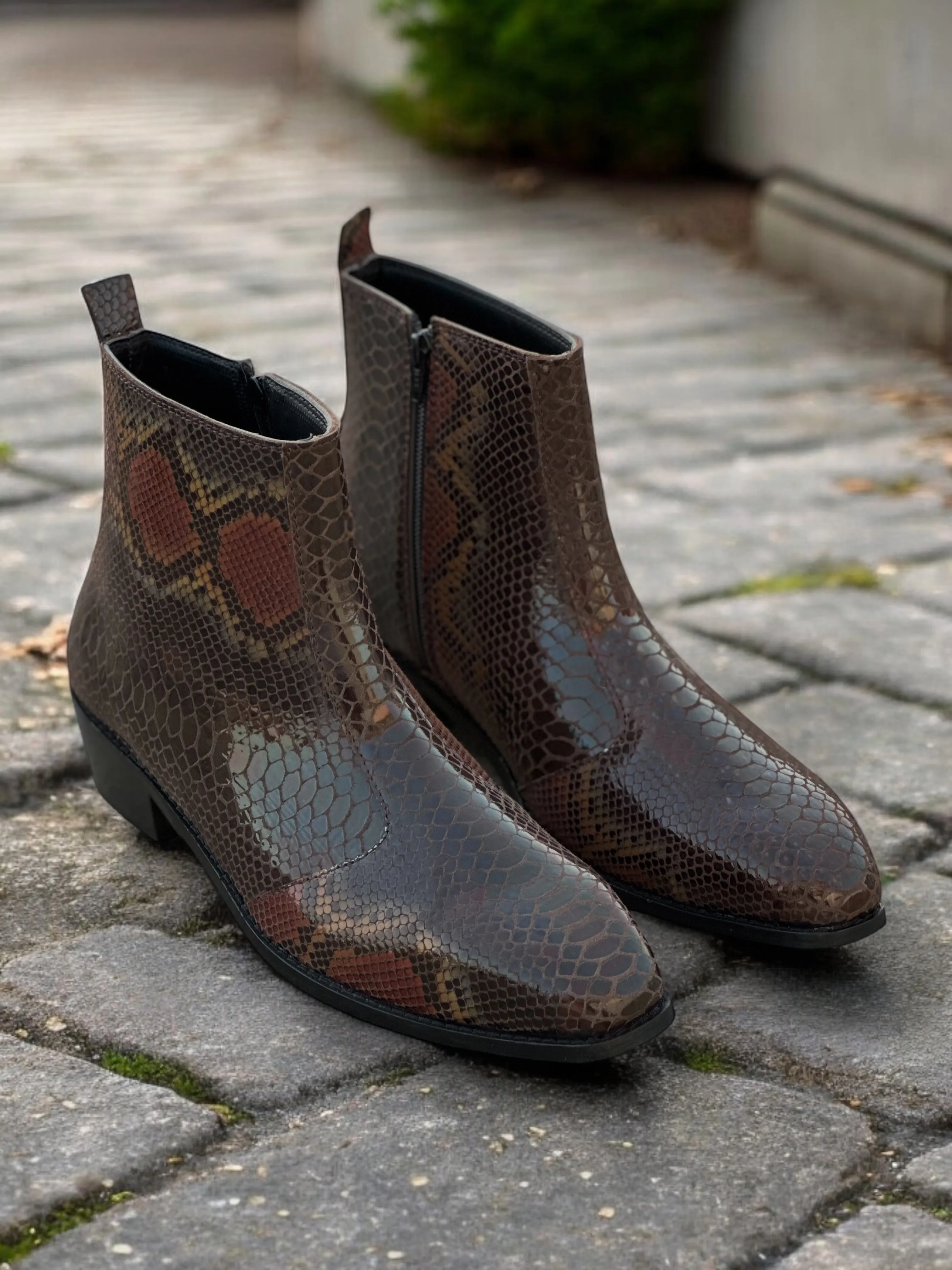 Viper Royale Chelsea Boots