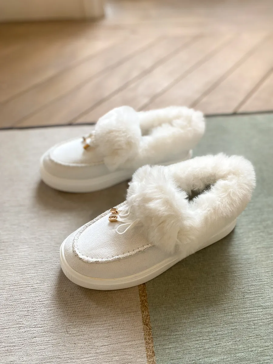 White Faux-Fur Anklet Yana Moccasin